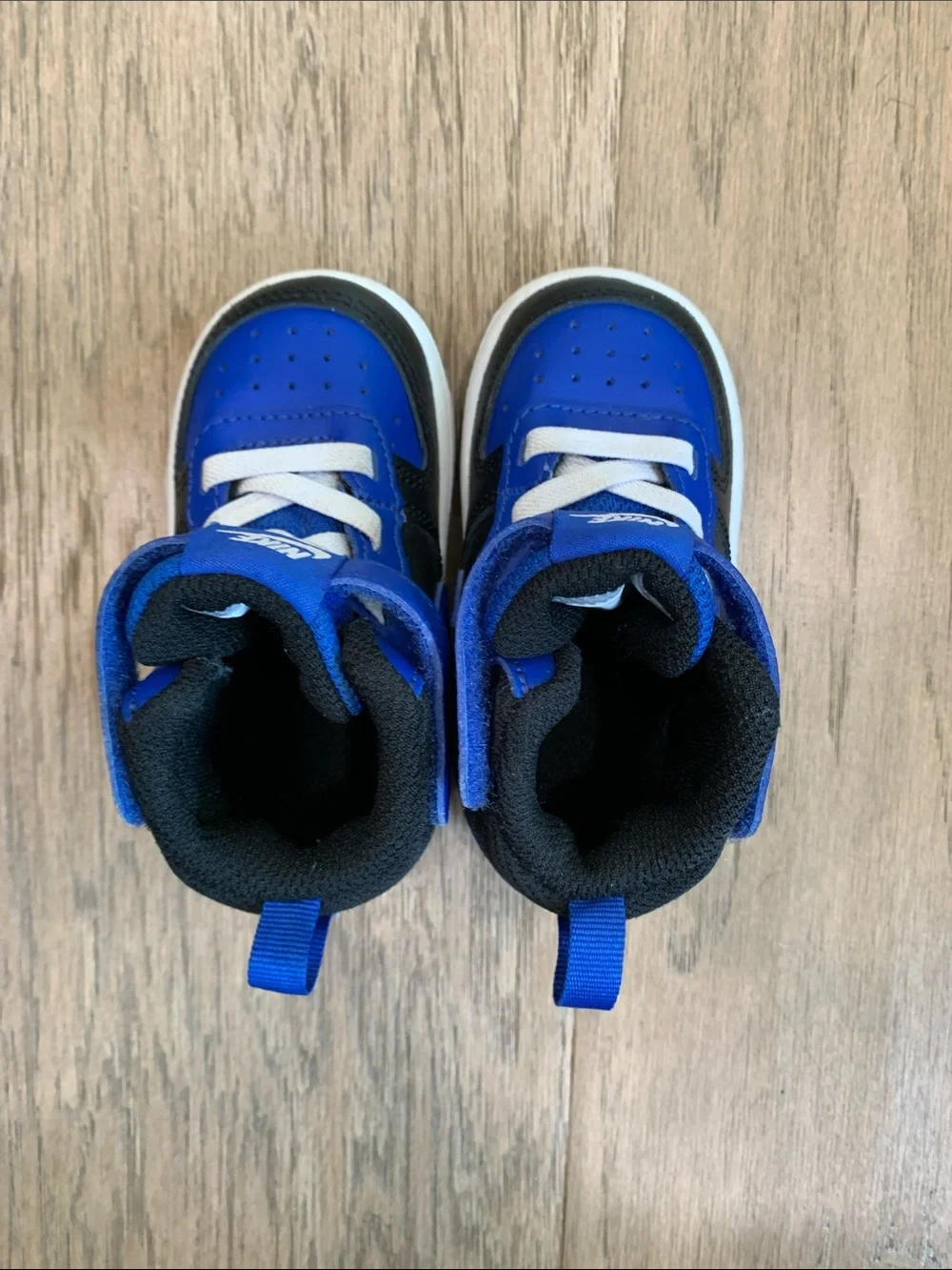 NWOT Nike Court Borough Mid 2 Size 5C